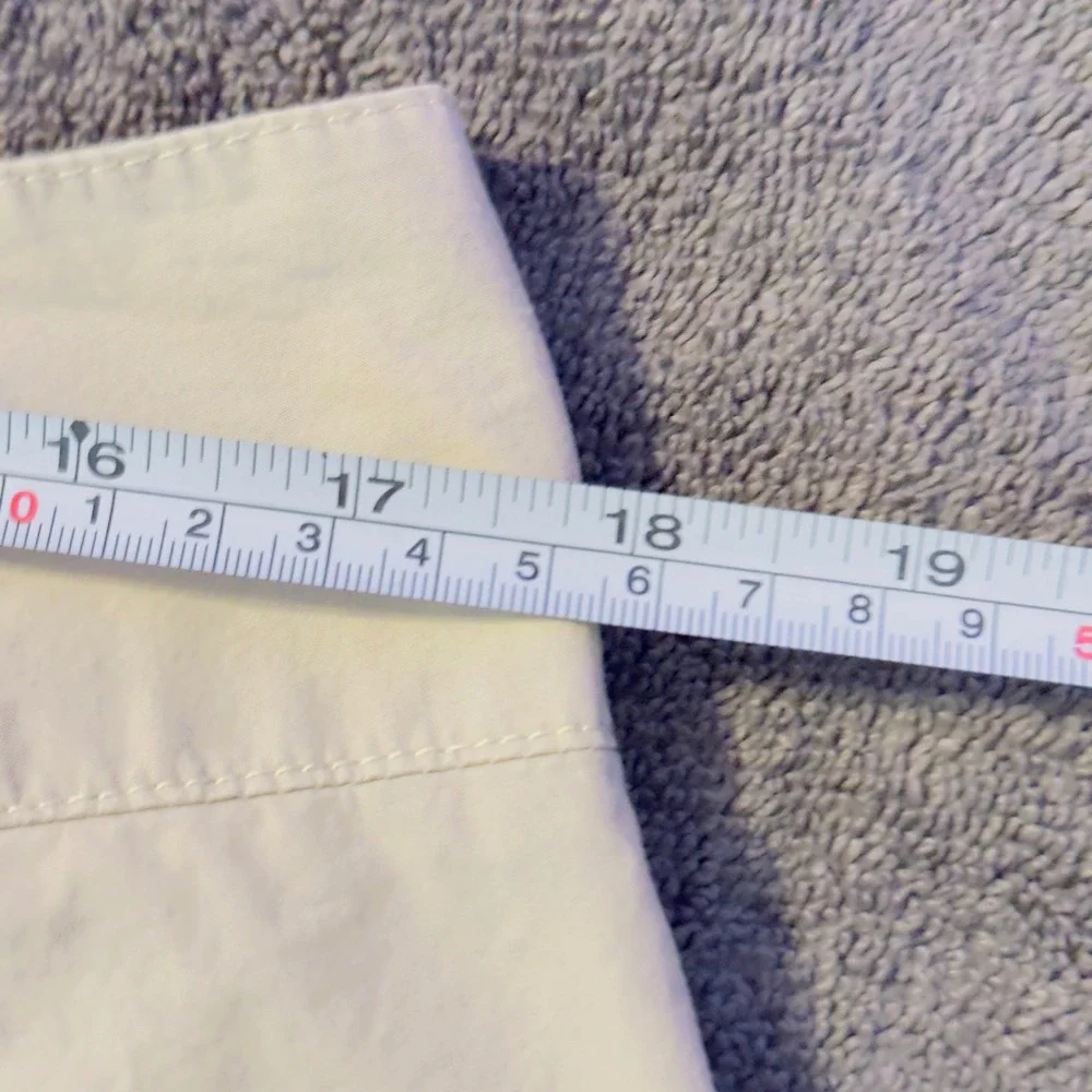 272 | New York & Company Women 12 Cotton Cuffed Chino Shorts Cream‎